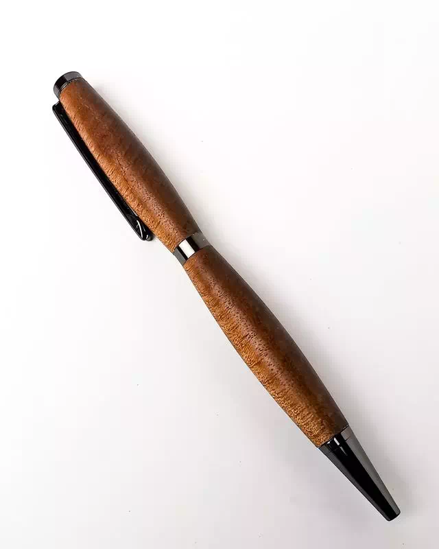 Długopis z drewna mahoń sapeli 2